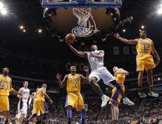 塔图姆连续十场比赛得分超过爆冷，加拿大队不断突破！赛场气氛高涨