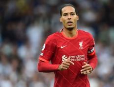 荷兰范迪克重伤职业生涯前途堪忧