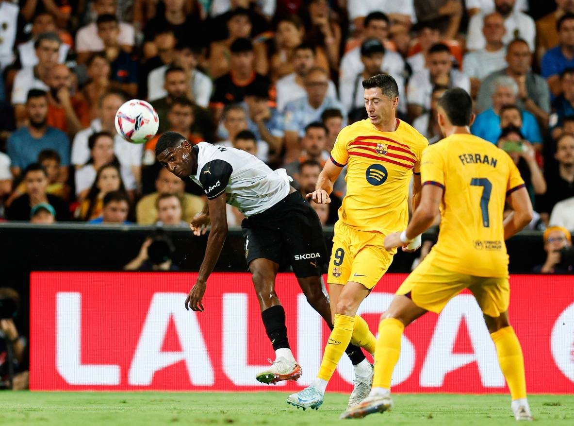 瓦伦西亚客场战胜对手，取得关键胜利