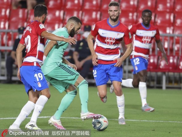 包含格拉纳达告捷,利兹左路小角度破门的词条