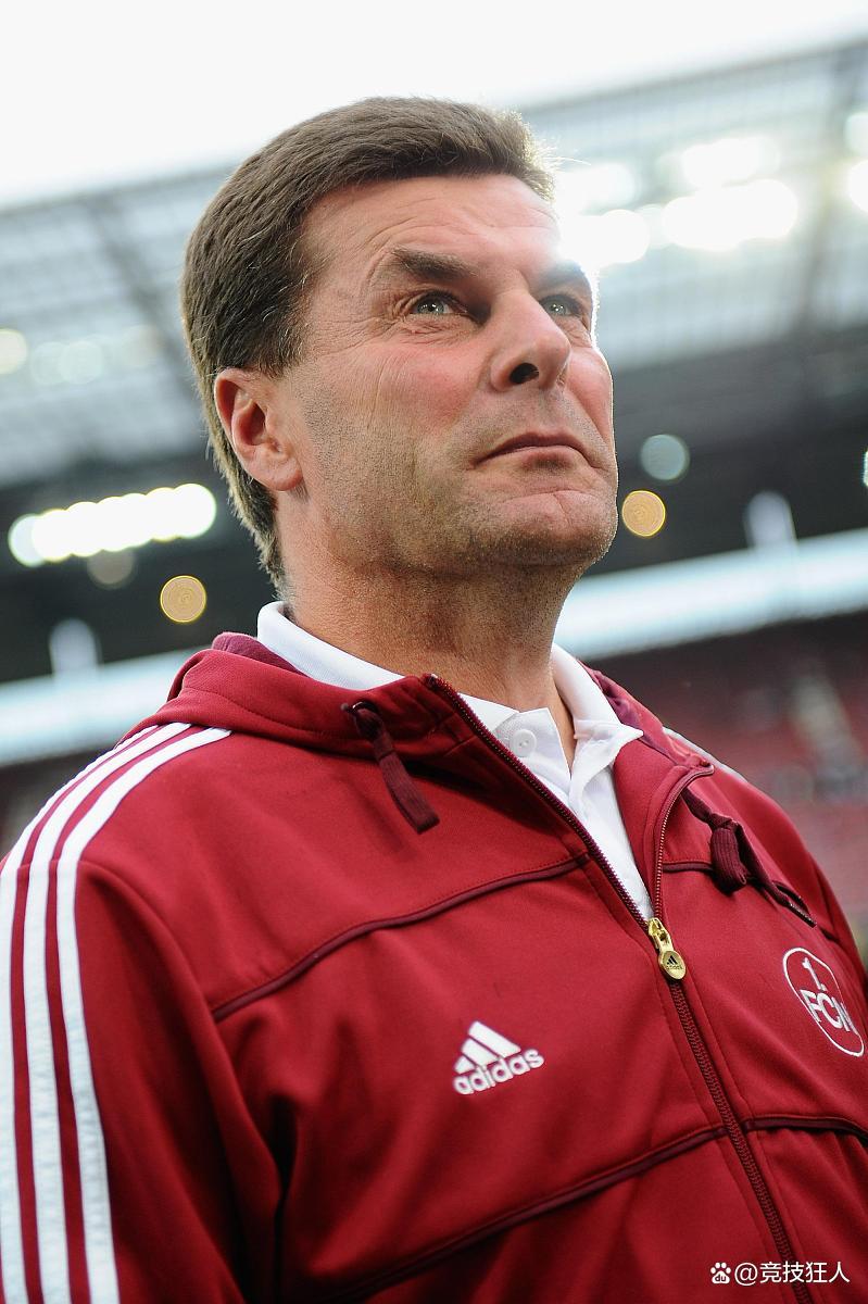 包含阿森纳后防连续失误,主帅面临压力的词条