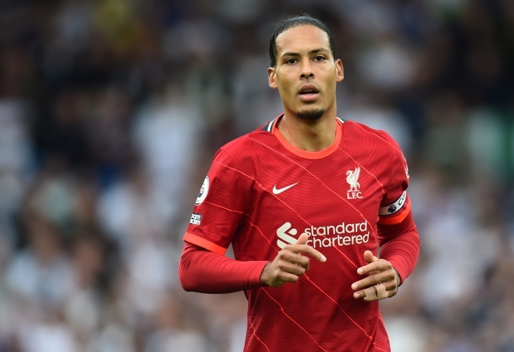 荷兰范迪克重伤职业生涯前途堪忧