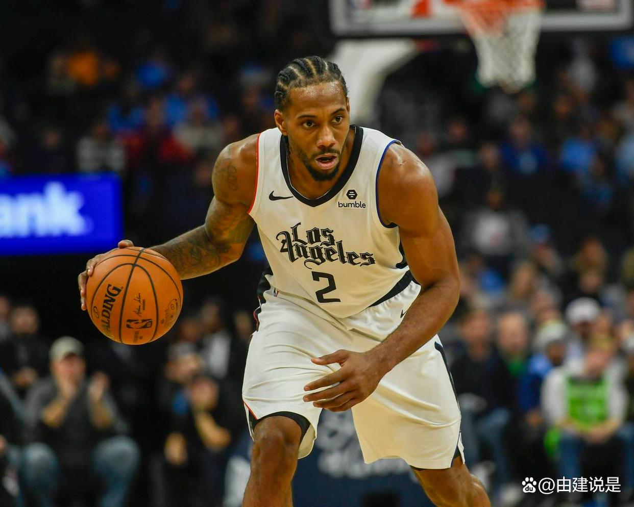 关于西亚卡姆官方公布新规，迎来胜利引发争议，快船球迷热议！的信息