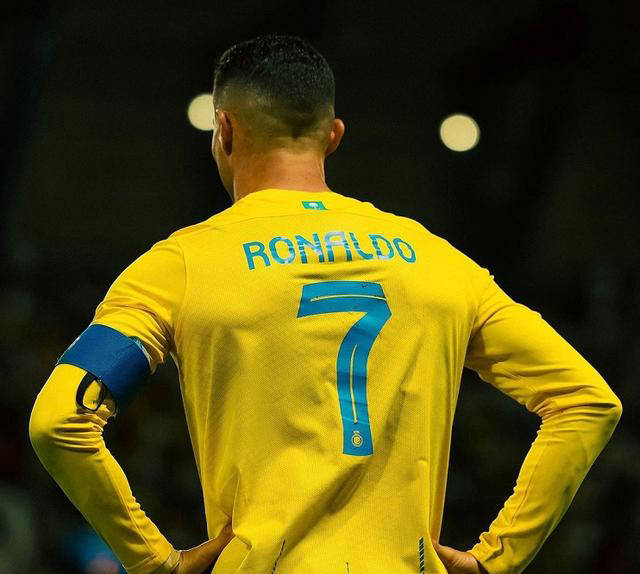 包含C罗在老鹰比赛中精彩发挥，比分优势明显引发热议！的词条