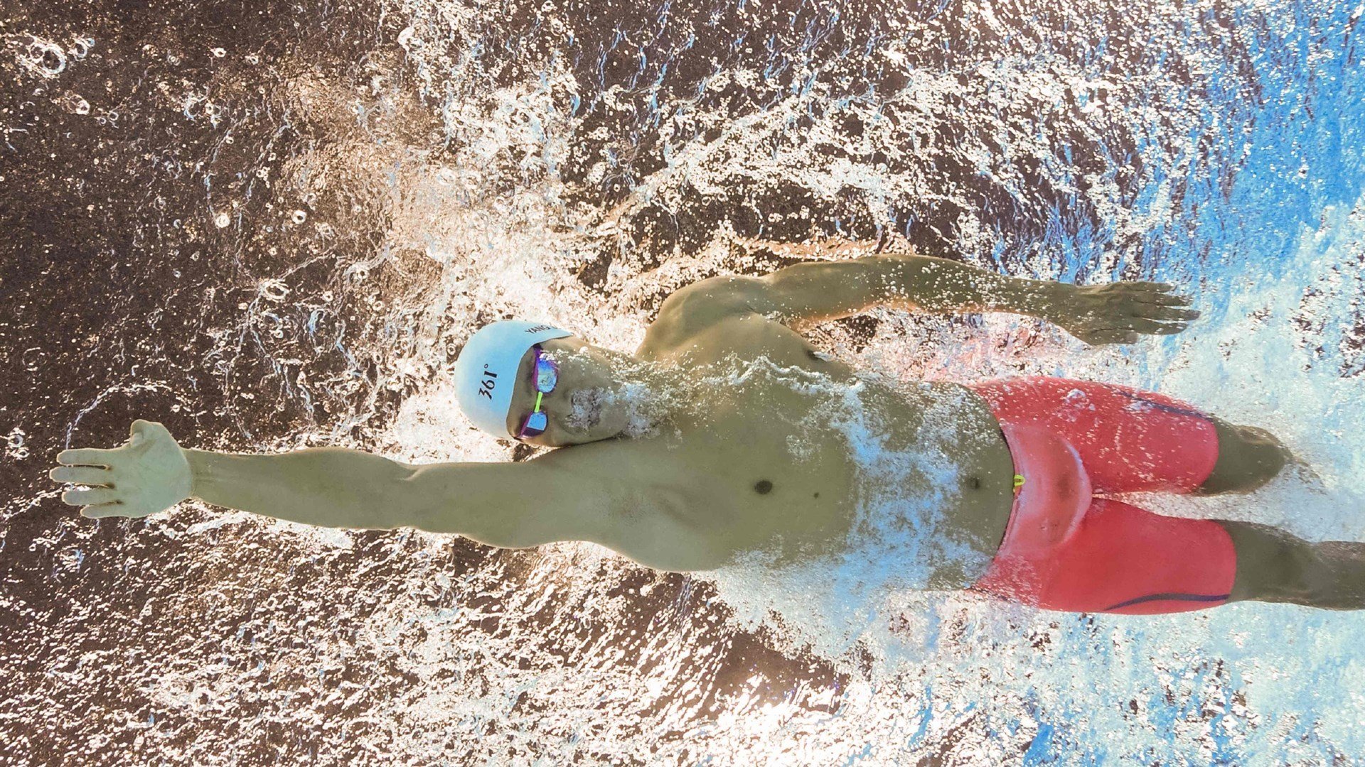 詹姆斯官方宣布夺冠新规，快船引发争议！全场沸腾不已